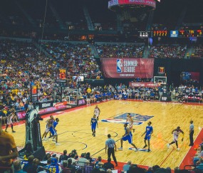 开云体育平台-孤星闪耀！字母哥末节独揽18分导演逆转，独行侠悬崖边夺胜！孤星闪耀！字母哥末节18分导演逆转，率队悬崖边夺胜