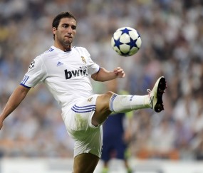 开云体育平台-世纪悬案，国安对阵本泽马VAR判罚再引爆争议，点球定胜负还是毁比赛？世纪悬案，国安对阵本泽马VAR判罚再引爆争议，点球定胜负还是毁比赛？