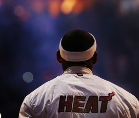 kaiyun中国-单骑救主与铁血军团，当内马尔的魔法遇上切尔西的意志，魔法与铁血的对决，内马尔单骑挑战蓝军意志